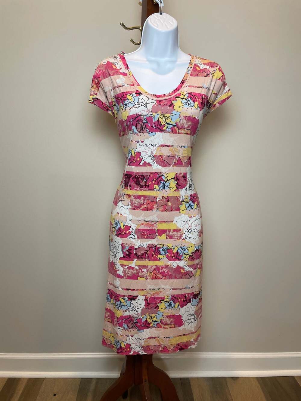 White House Black Market Sheath Dress Size S Pink Floral